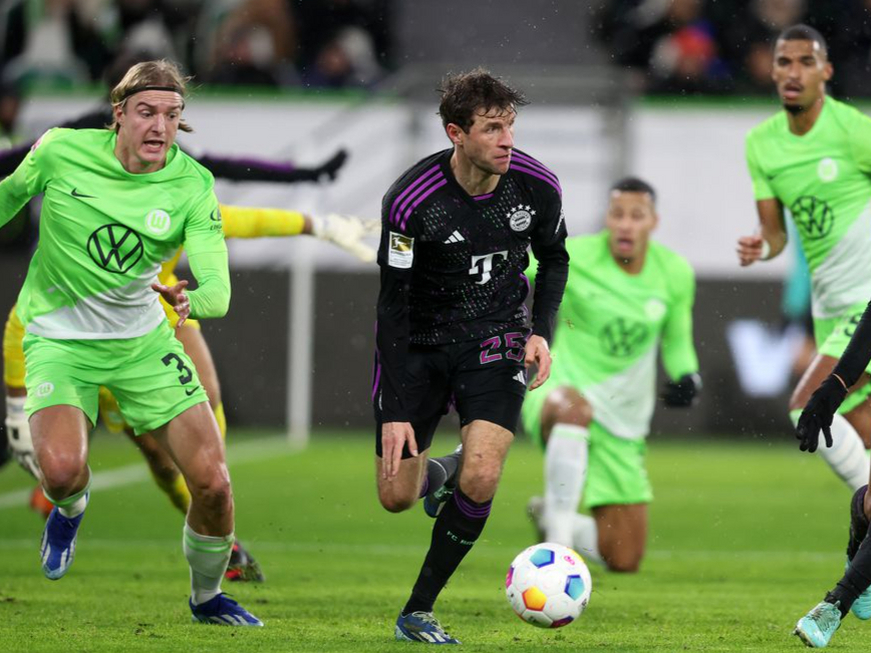 澳门新葡京娱乐城_拜仁慕尼黑德甲战胜沃尔夫斯堡凯恩头球命中(1516赛季德甲第六轮拜仁主场迎战沃尔夫斯堡)